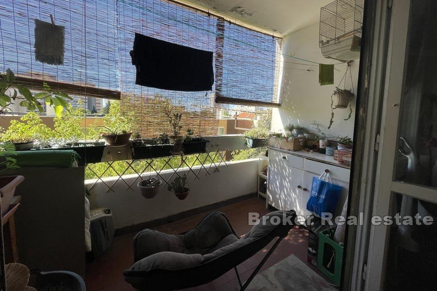 Split - Smrdečac, komfortowy apartament z dwiema sypialniami