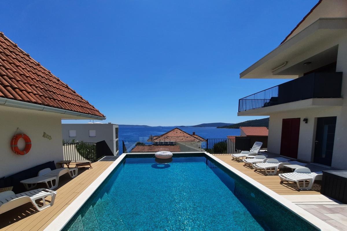 001-2035-373-Trogir-Modern-semi-detached-house-with-pool-and-a-sea-view-for-sale