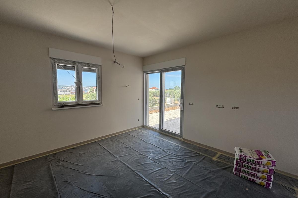001-2035-391-Trogir-One-bedroom-apartment-with-garden-and-a-sea-view-for-sale