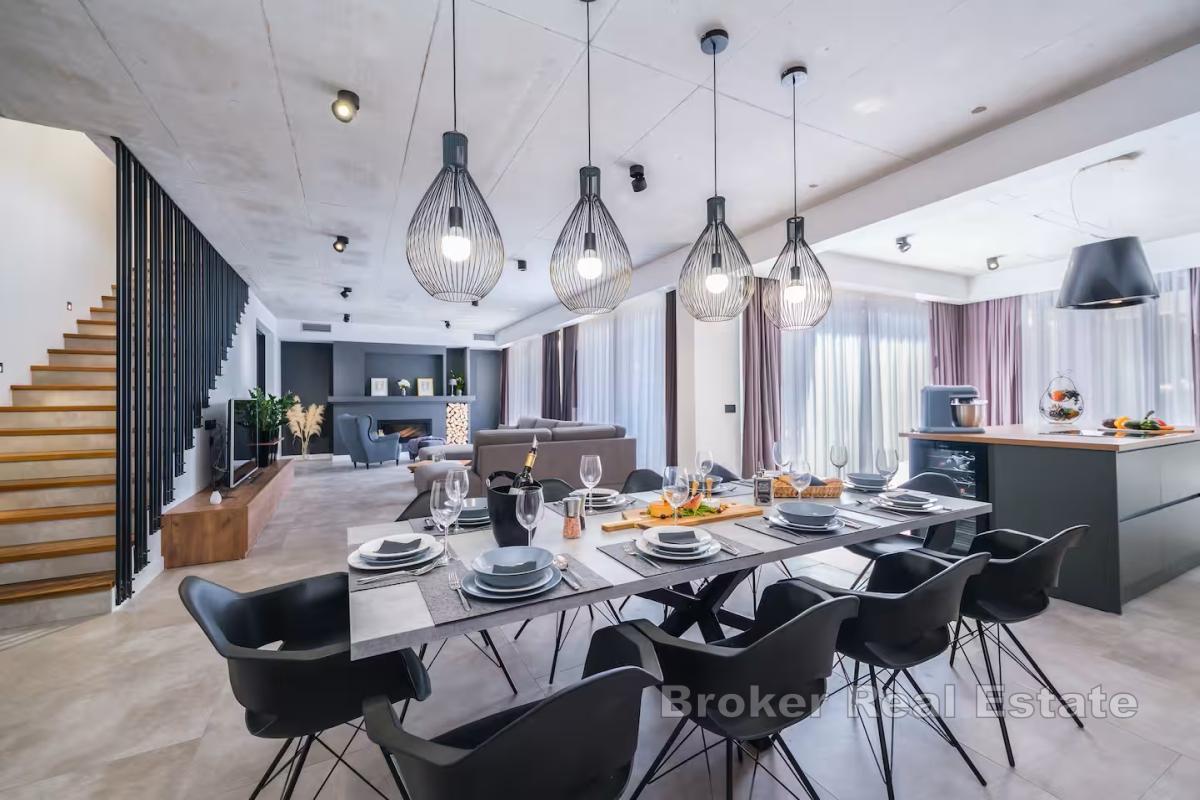 Novoizgrađena moderna vila