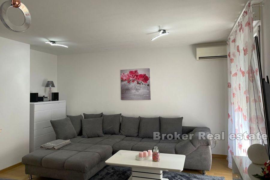Split - Žnjan, dwupiętrowy apartament z trzema sypialniami