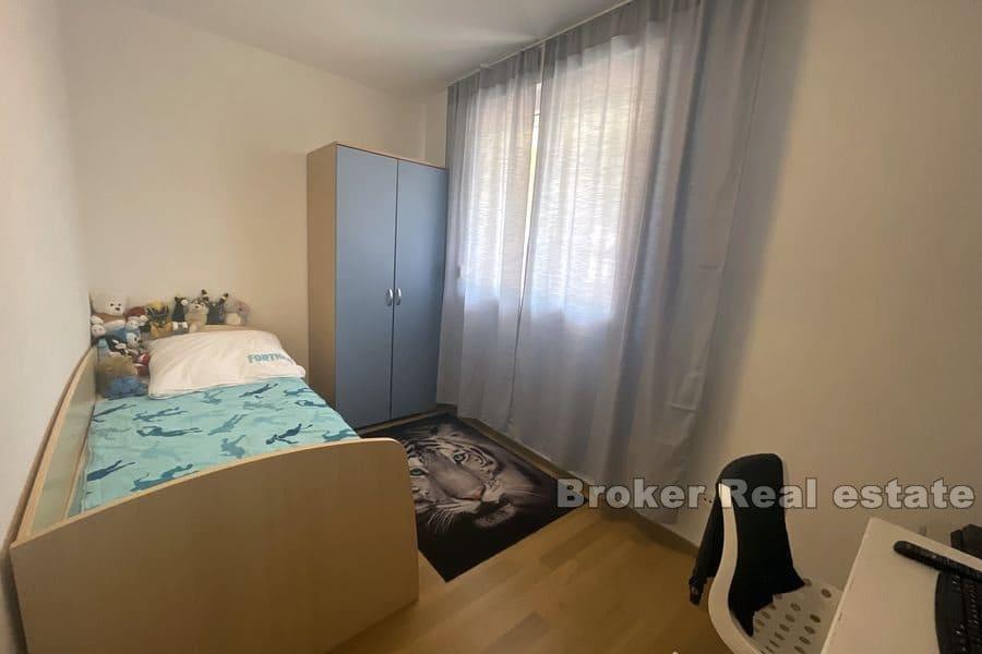 Split - Žnjan, dwupiętrowy apartament z trzema sypialniami