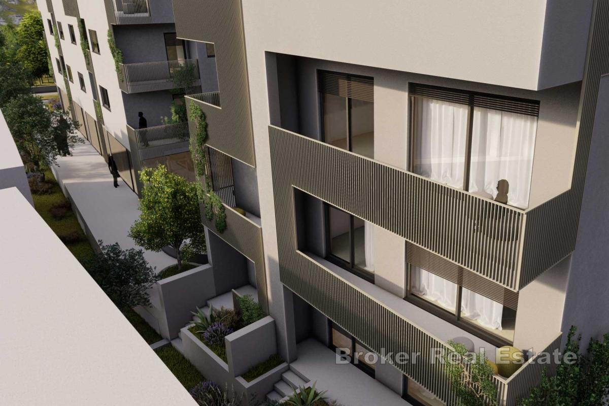 Appartamento di alta qualità con due camere da letto, terrazza e posto auto