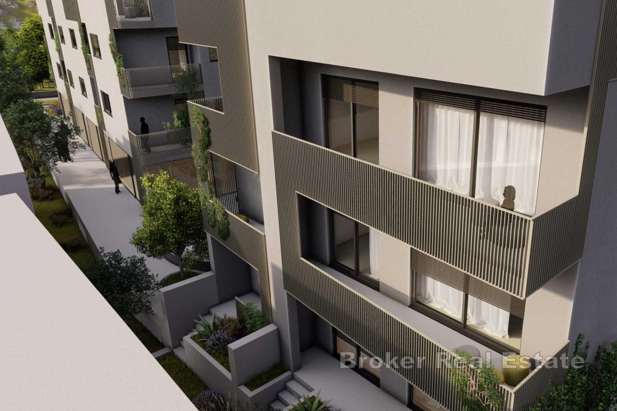 Kvalitný jednoizbový apartmán s krytou terasou a parkovaním