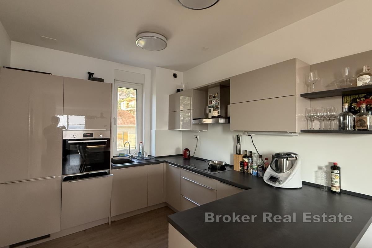 Luksusowy apartament w nowym budynku z widokiem na morze