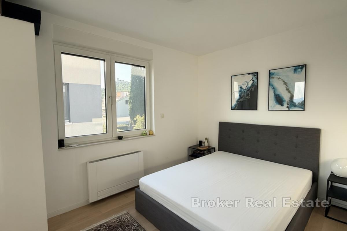 Luksusowy apartament w nowym budynku z widokiem na morze