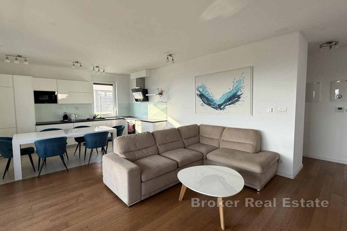 Luksusowy apartament w nowym budynku z widokiem na morze