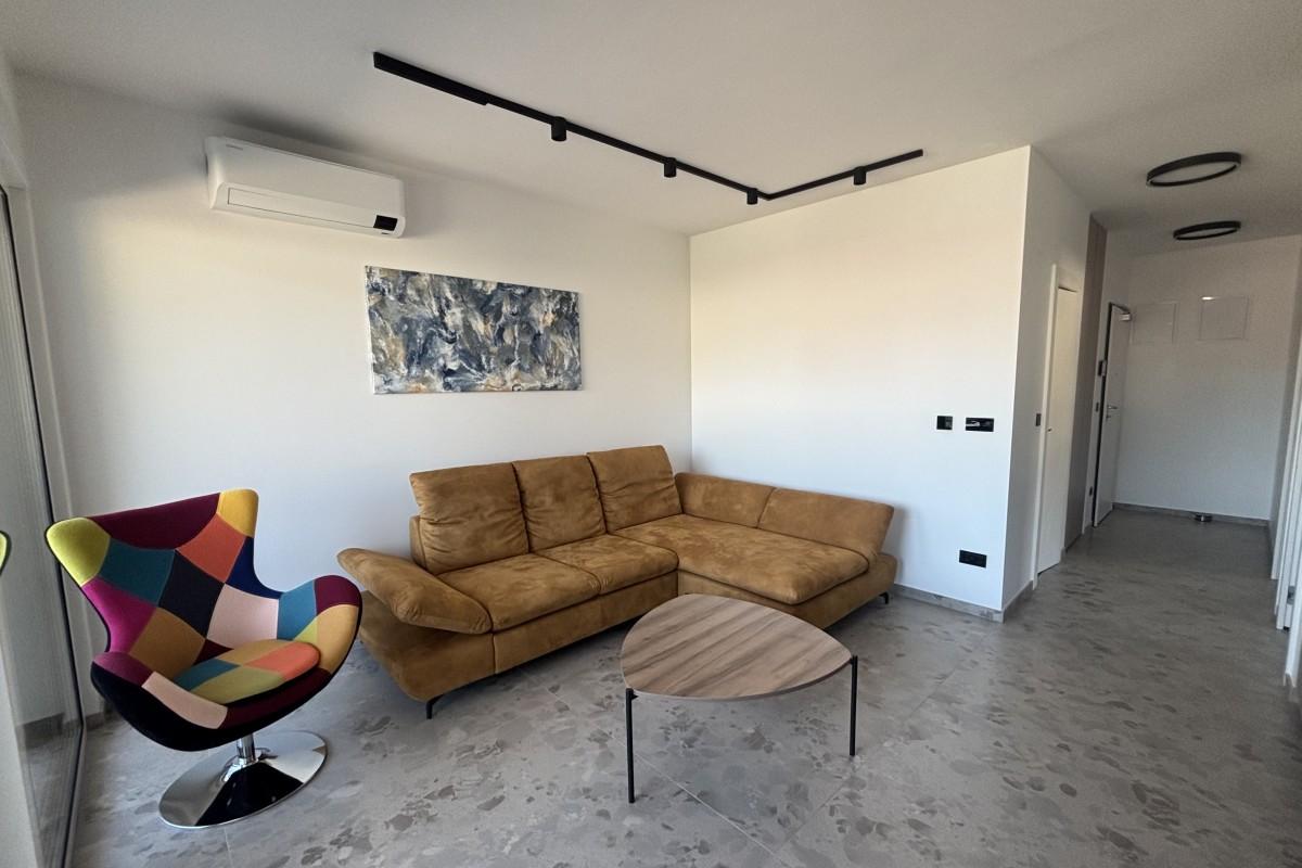 Appartement penthouse meublé unique avec terrasse sur le toit
