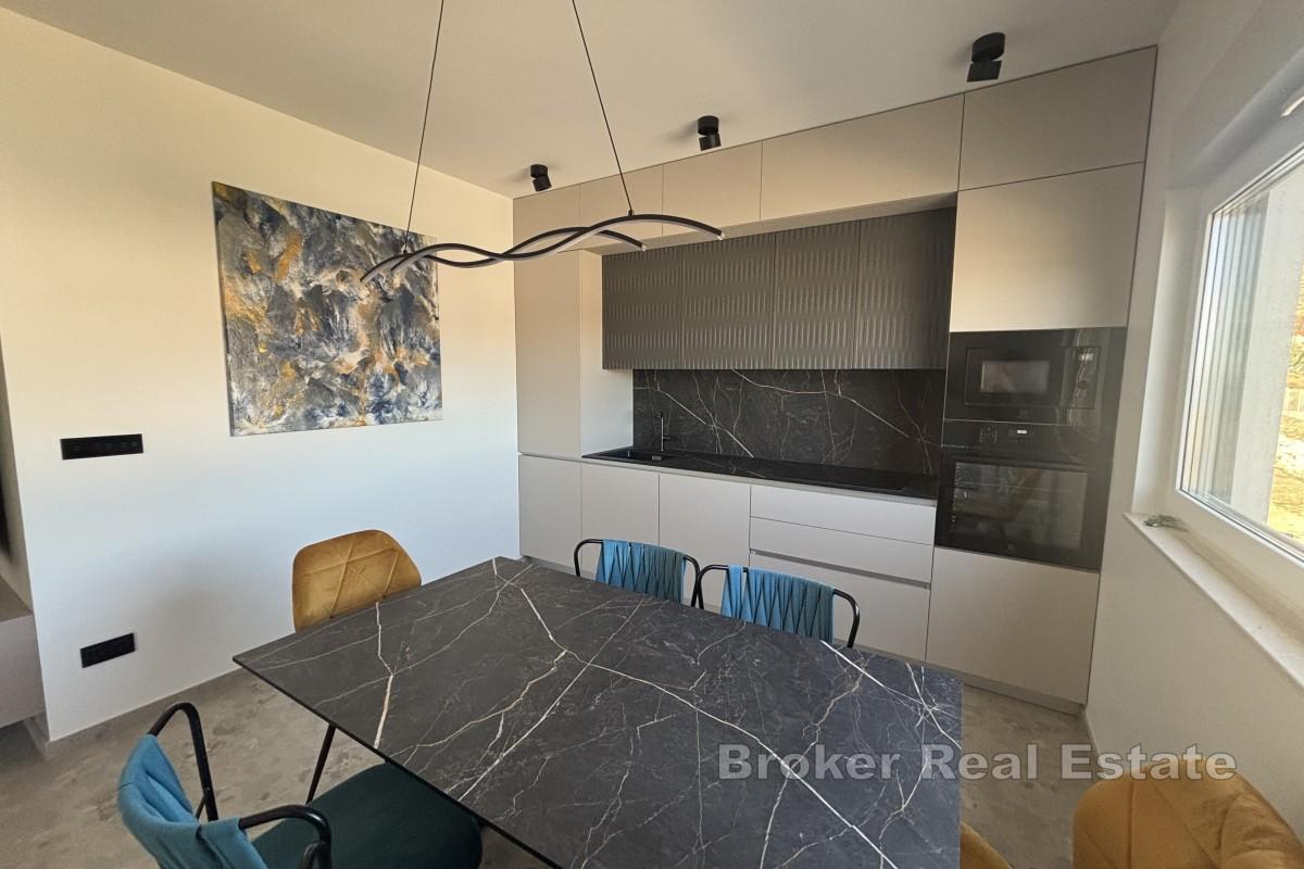 Appartement penthouse meublé unique avec terrasse sur le toit