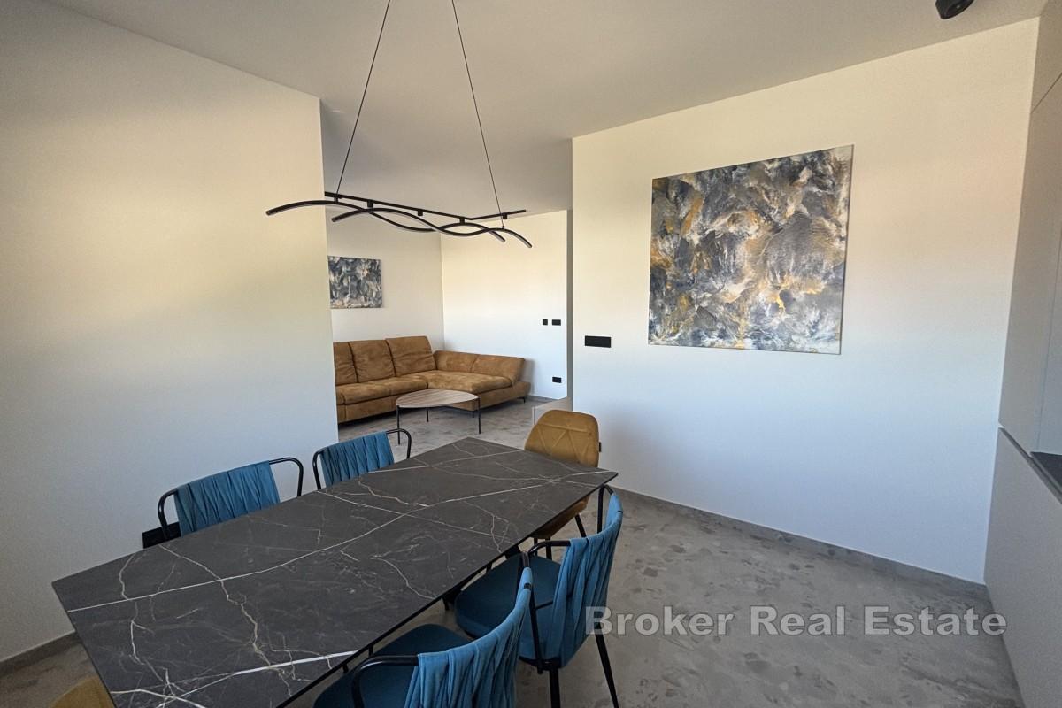 Appartement penthouse meublé unique avec terrasse sur le toit