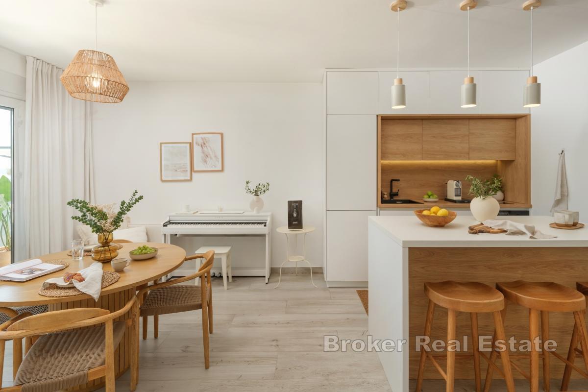 Möbliertes Apartment in einem Neubau mit Pool und Meerblick