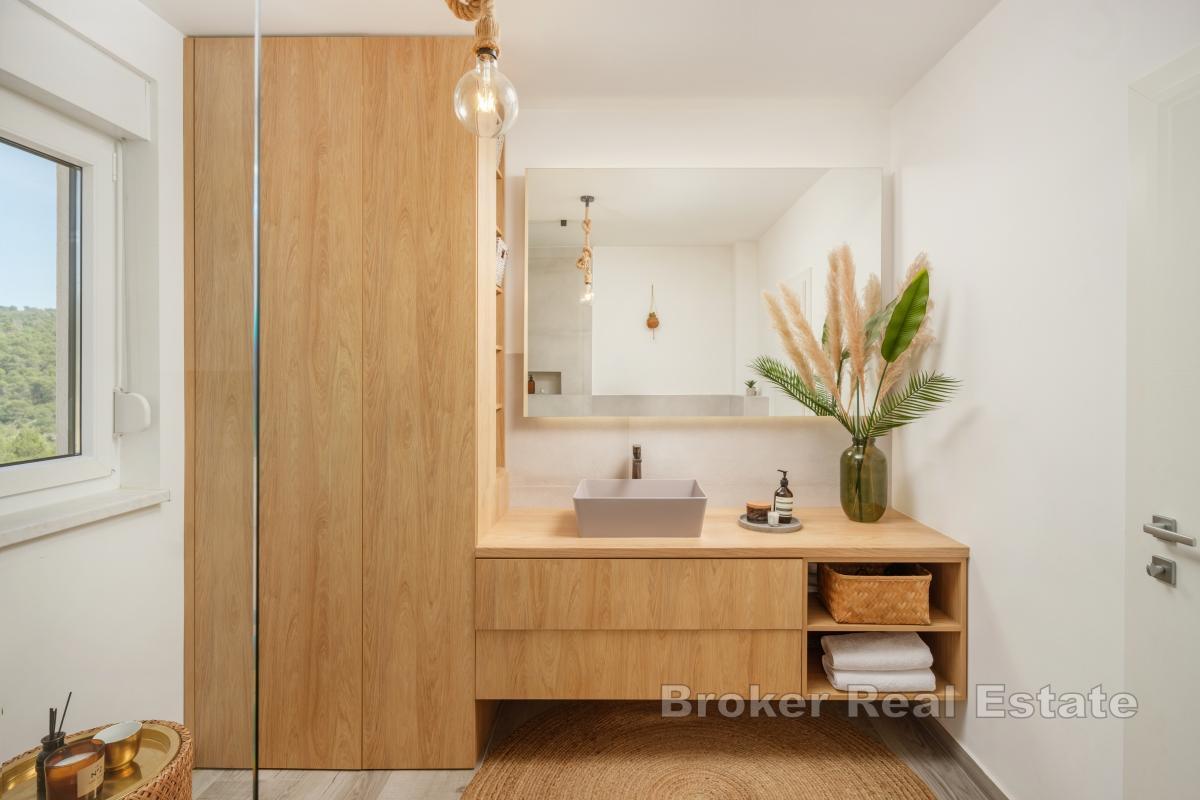 Möbliertes Apartment in einem Neubau mit Pool und Meerblick