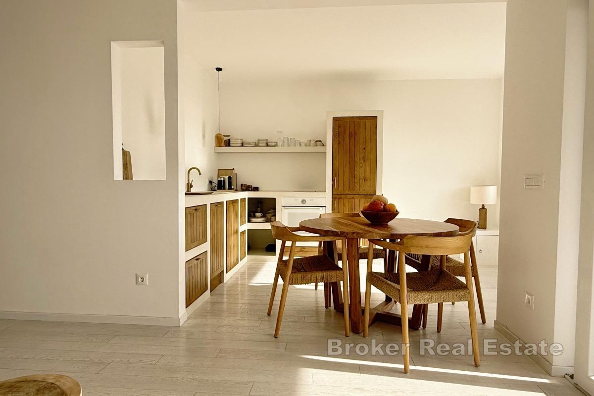 Neubau-Penthouse-Apartment mit zwei Zimmern und Meerblick