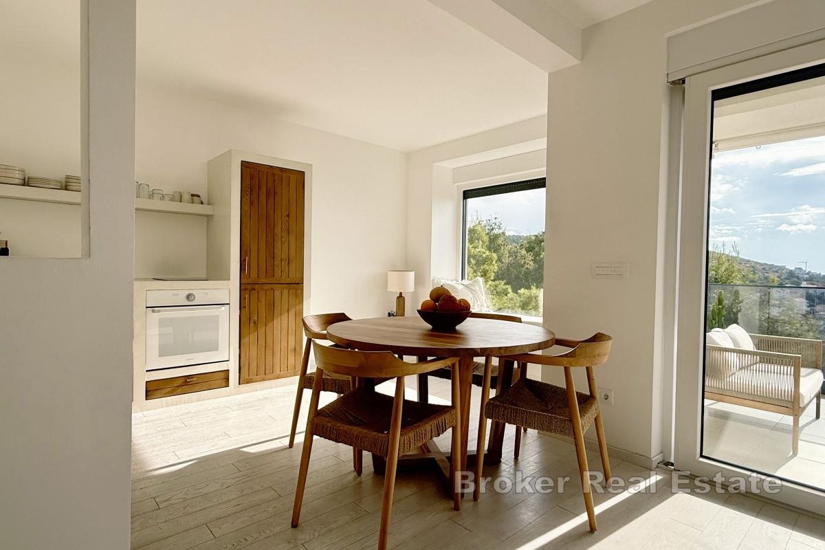 Neubau-Penthouse-Apartment mit zwei Zimmern und Meerblick