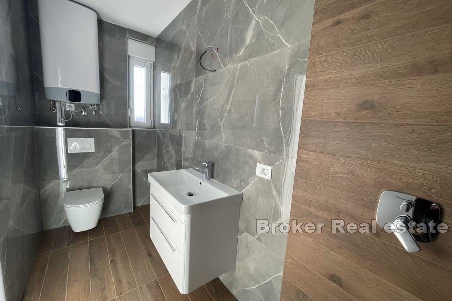 Otok Čiovo - Apartman s prostranom terasom na odličnoj lokaciji