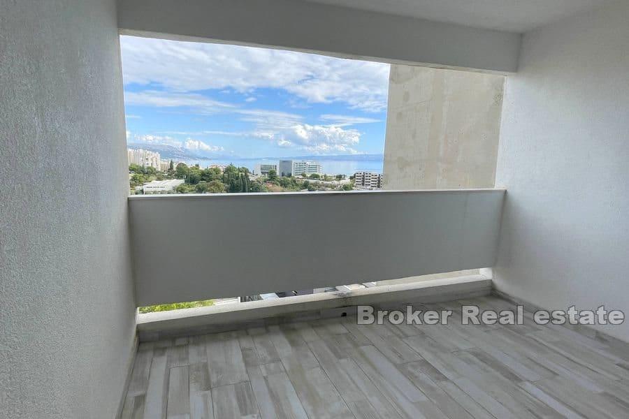 Split - Trstenik, prostorný apartmán s jednou ložnicí