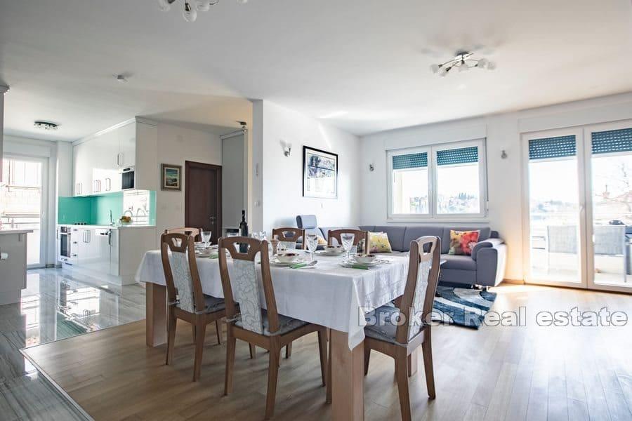 Сплит - Бачвице, трехкомнатная квартира недалеко от моря и пляжа