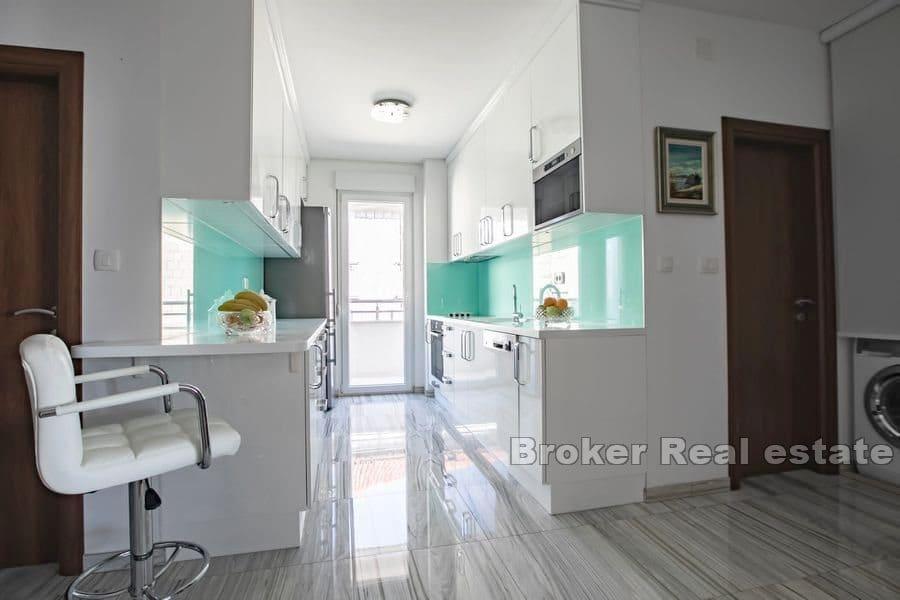 Split - Bacvice, appartement de trois pièces près de la mer et de la plage