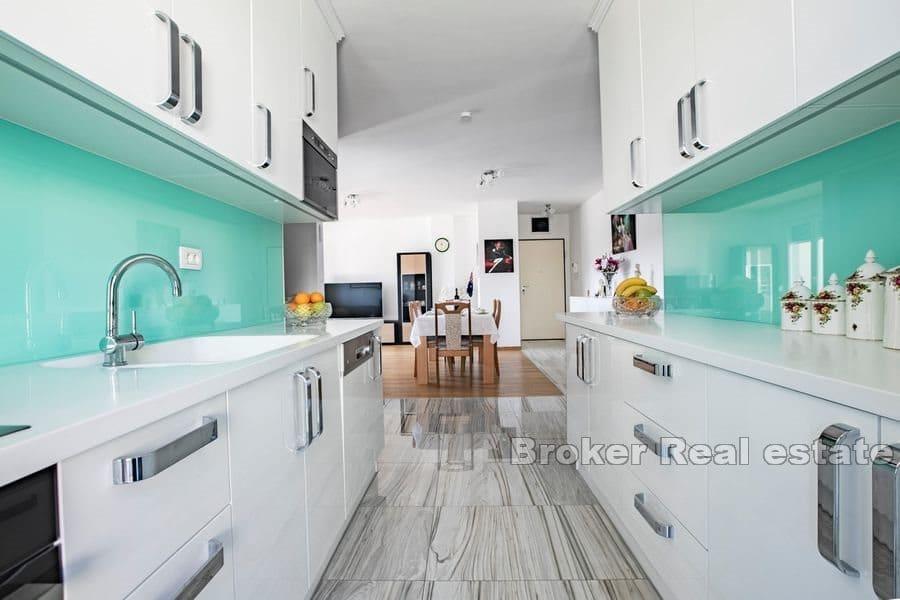 Split - Bacvice, appartement de trois pièces près de la mer et de la plage