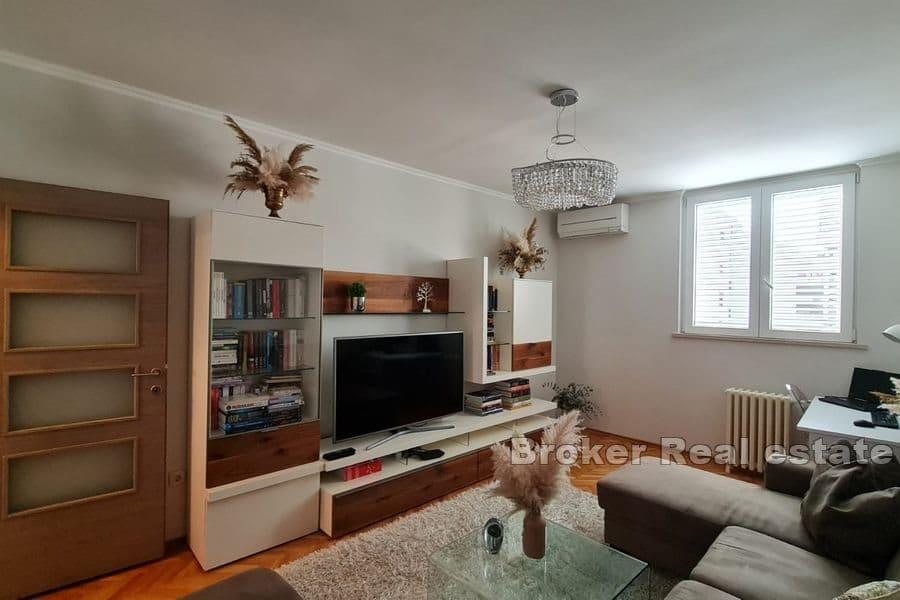 Split - Blatine, appartement moderne de deux chambres