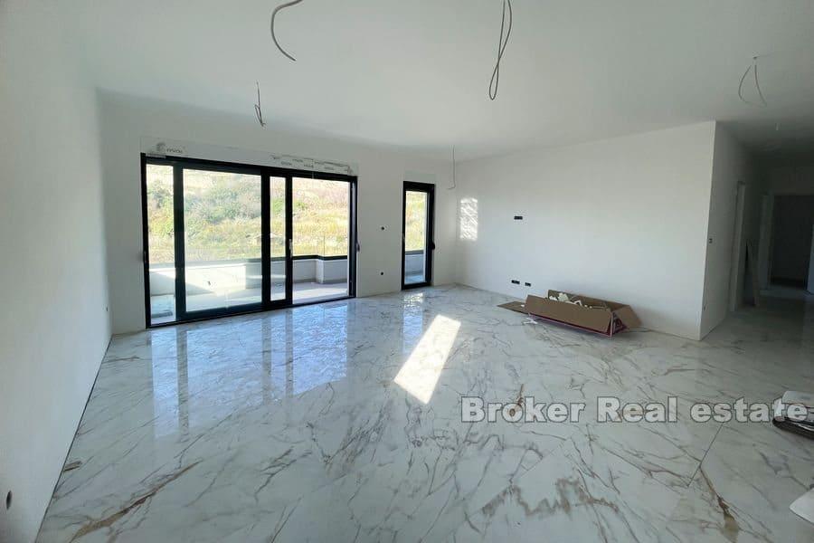 Split - Žnjan, Luxueux appartement de trois chambres dans un nouveau bâtiment