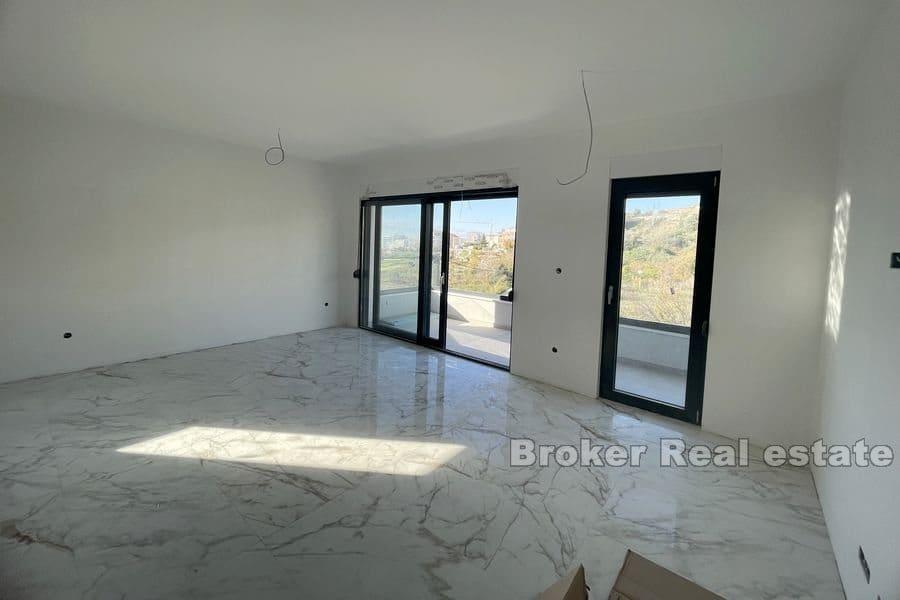 Split - Žnjan, Luxueux appartement de trois chambres dans un nouveau bâtiment