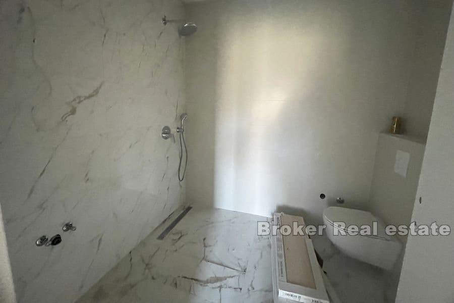 Split - Žnjan, Luxueux appartement de trois chambres dans un nouveau bâtiment