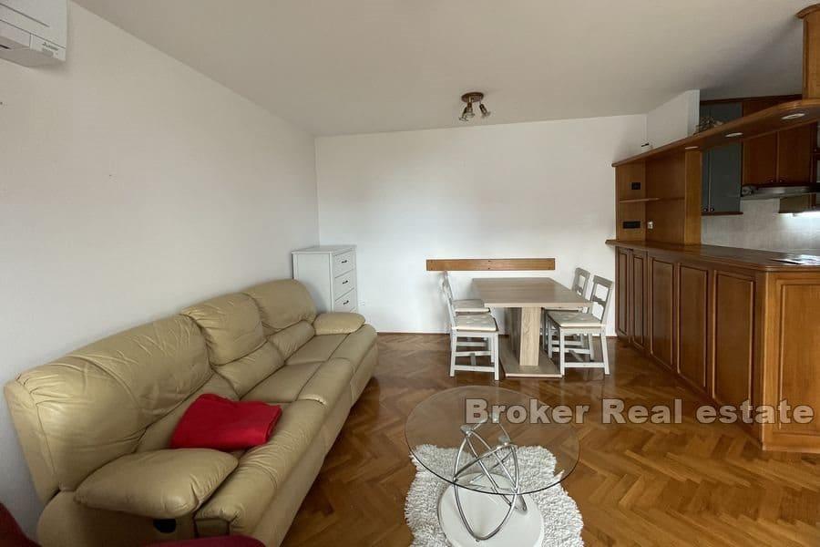 Split - Pazdigrad, romslig to-roms leilighet