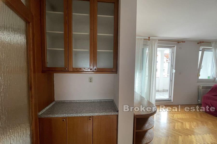 Split - Pazdigrad, romslig to-roms leilighet