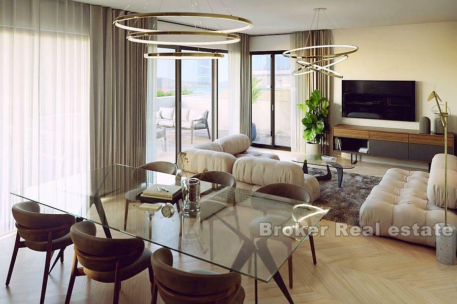 Split, Meje - Moderan penthouse s bazenom i pogledom na more