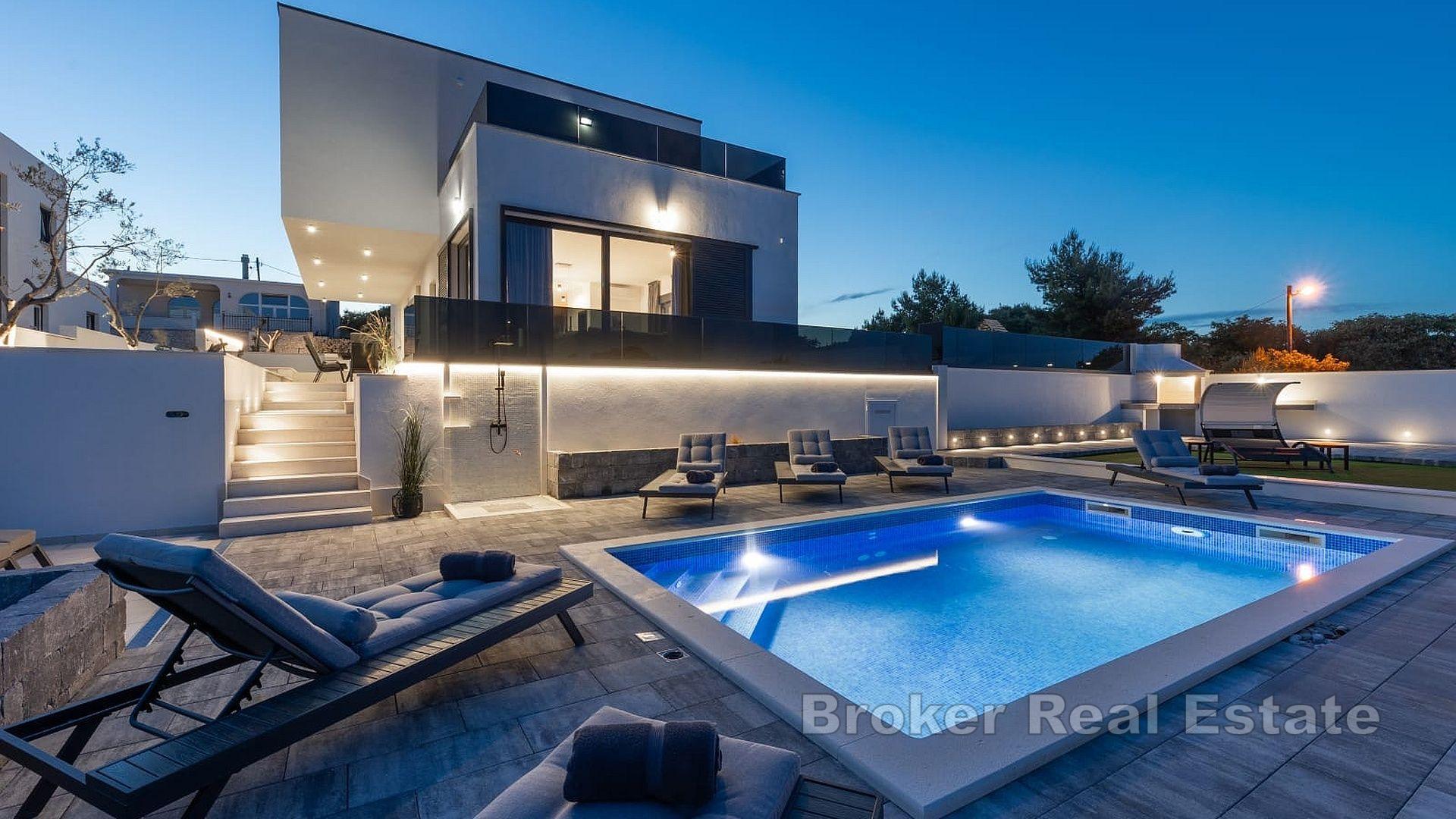 Trogir - Nowo wybudowana willa z widokiem na morze