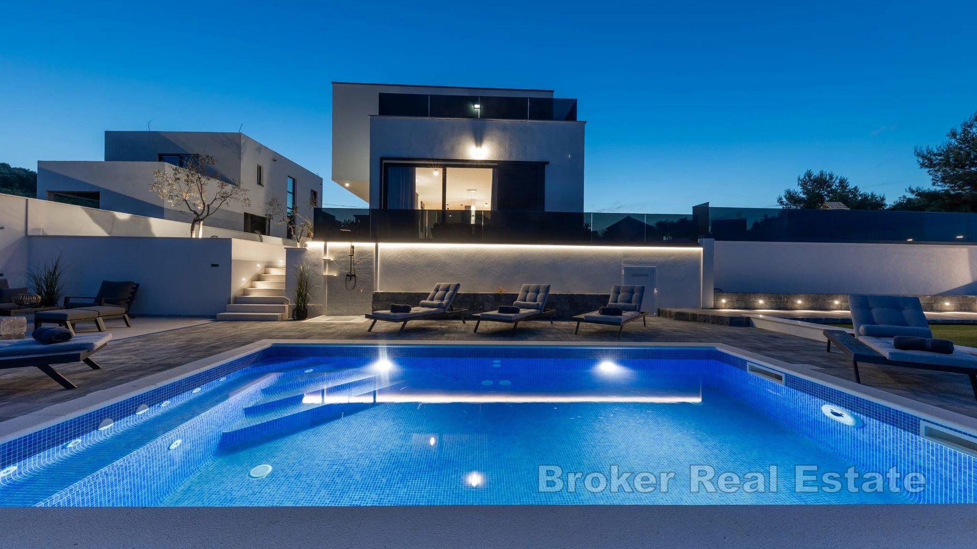 Trogir - Nowo wybudowana willa z widokiem na morze