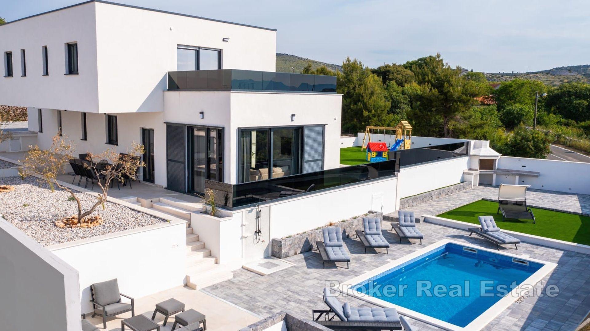 Trogir - Nowo wybudowana willa z widokiem na morze