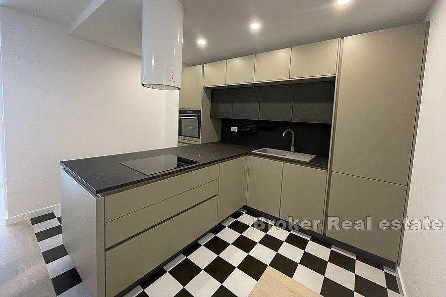 Split - Trstenik, Novouređen stan na traženoj lokaciji