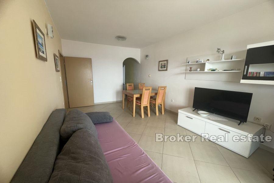 Island of Ciovo - Detached apartment house in the immediate vicinity of the sea