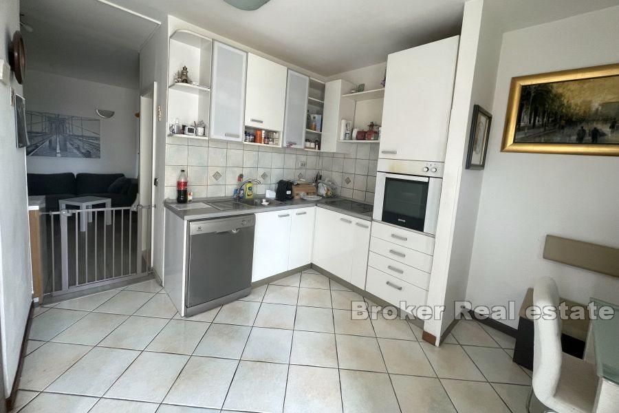 Split, Spinut - Apartment in an excellent location with a sea view