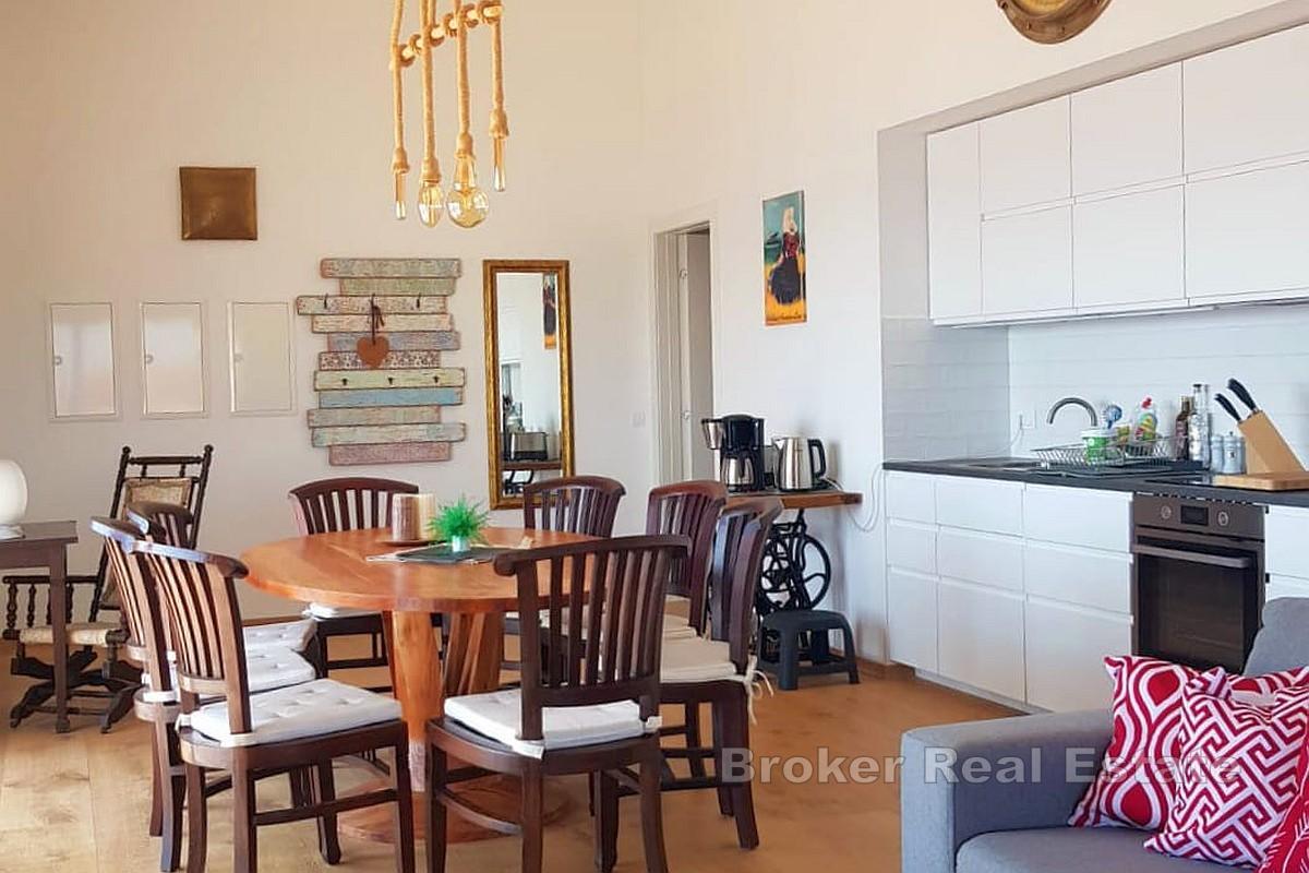 Nær Trogir - Enebolig og tomannsbolig i umiddelbar nærhet av havet