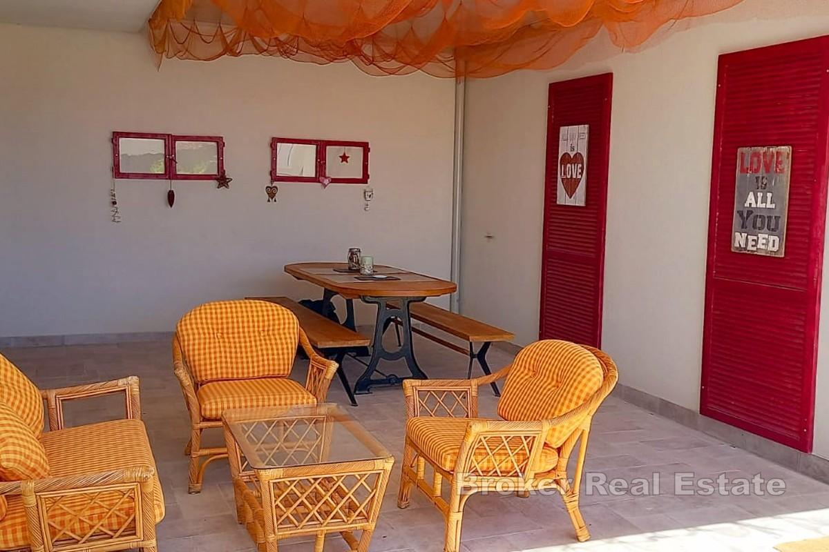 Nær Trogir - Enebolig og tomannsbolig i umiddelbar nærhet av havet