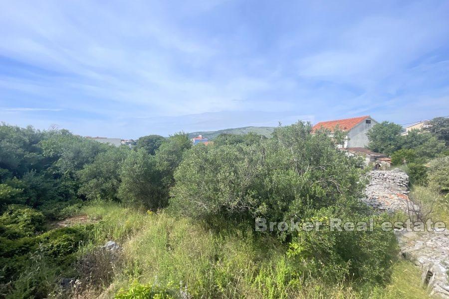 Trogir - Stavební pozemek v bezprostřední blízkosti moře