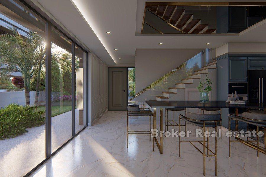 Kaštela - Wille z basenem w budowie blisko morza