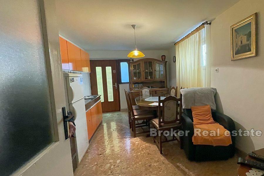 Kastela - Stenhus med havsutsikt