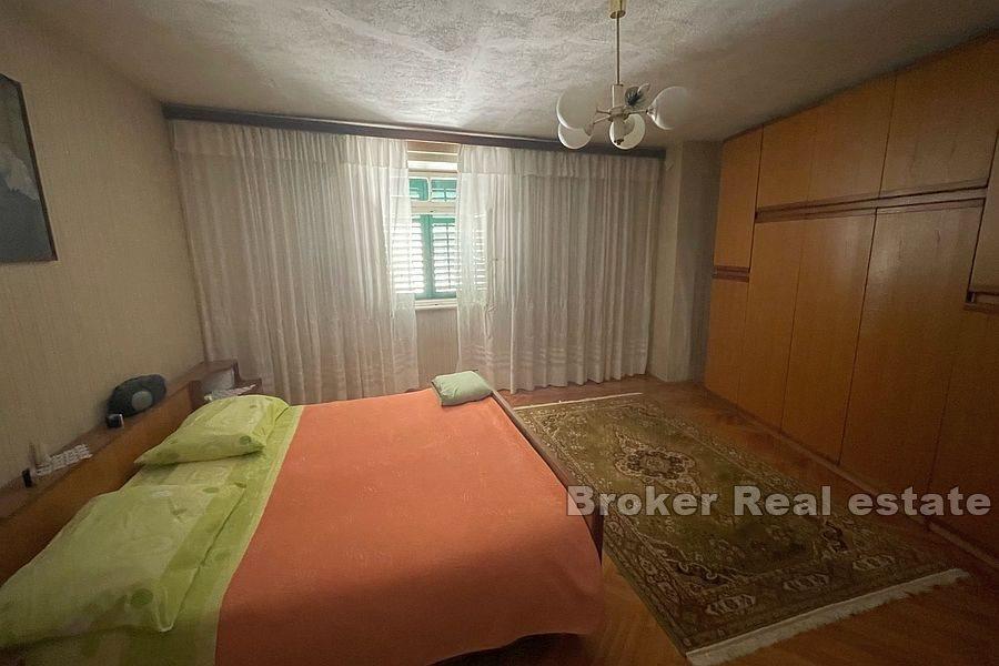 Kastela - Steinhaus mit Meerblick