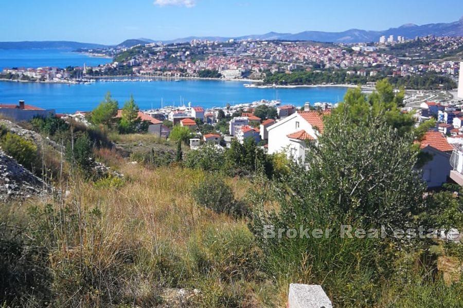 Рядом с Сплитом - Земля под застройку с видом на море