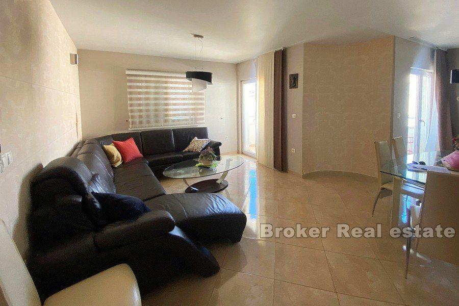 Wyspa Ciovo - Nowocześnie urządzony, przestronny apartament