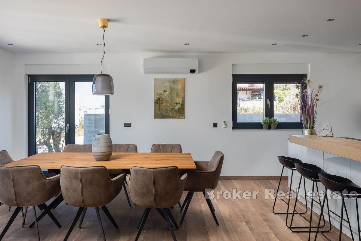 Modernes Apartment mit Meerblick