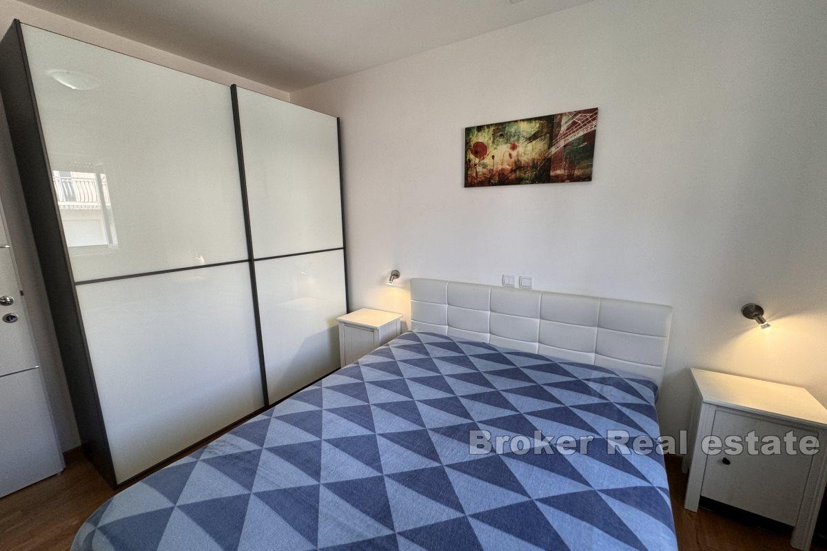 Potpuno opremljen dvosoban apartman