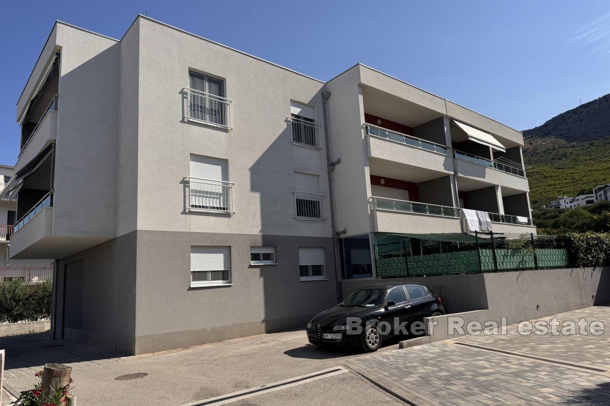 Potpuno opremljen dvosoban apartman