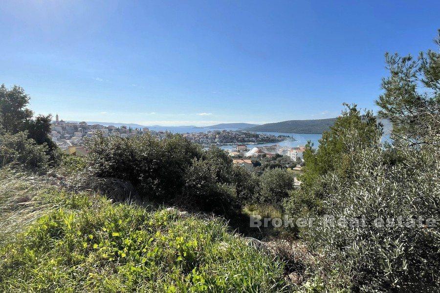W pobliżu Trogiru - Działka budowlana z widokiem na morze