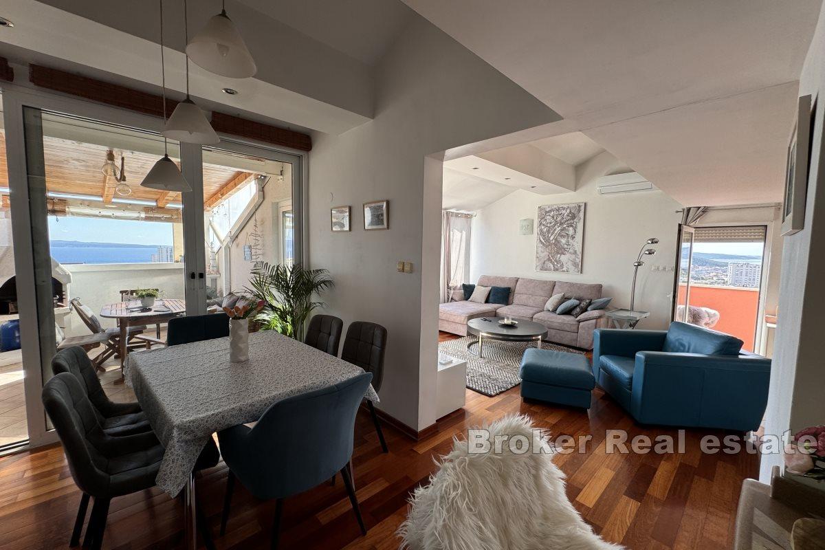 Квартира с галереей и открытым видом на море