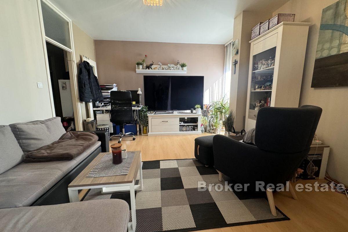 Komfortowy apartament z dwiema sypialniami w doskonałej lokalizacji